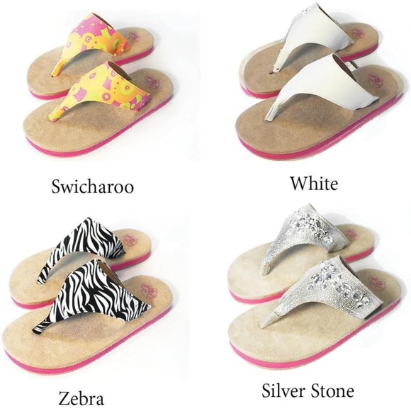 Swicharoos12DifferentStraps toMakeMultiple DesignsFlipFlops🩴Sizes11-12Girls👧🏻 - Picture 10 of 15